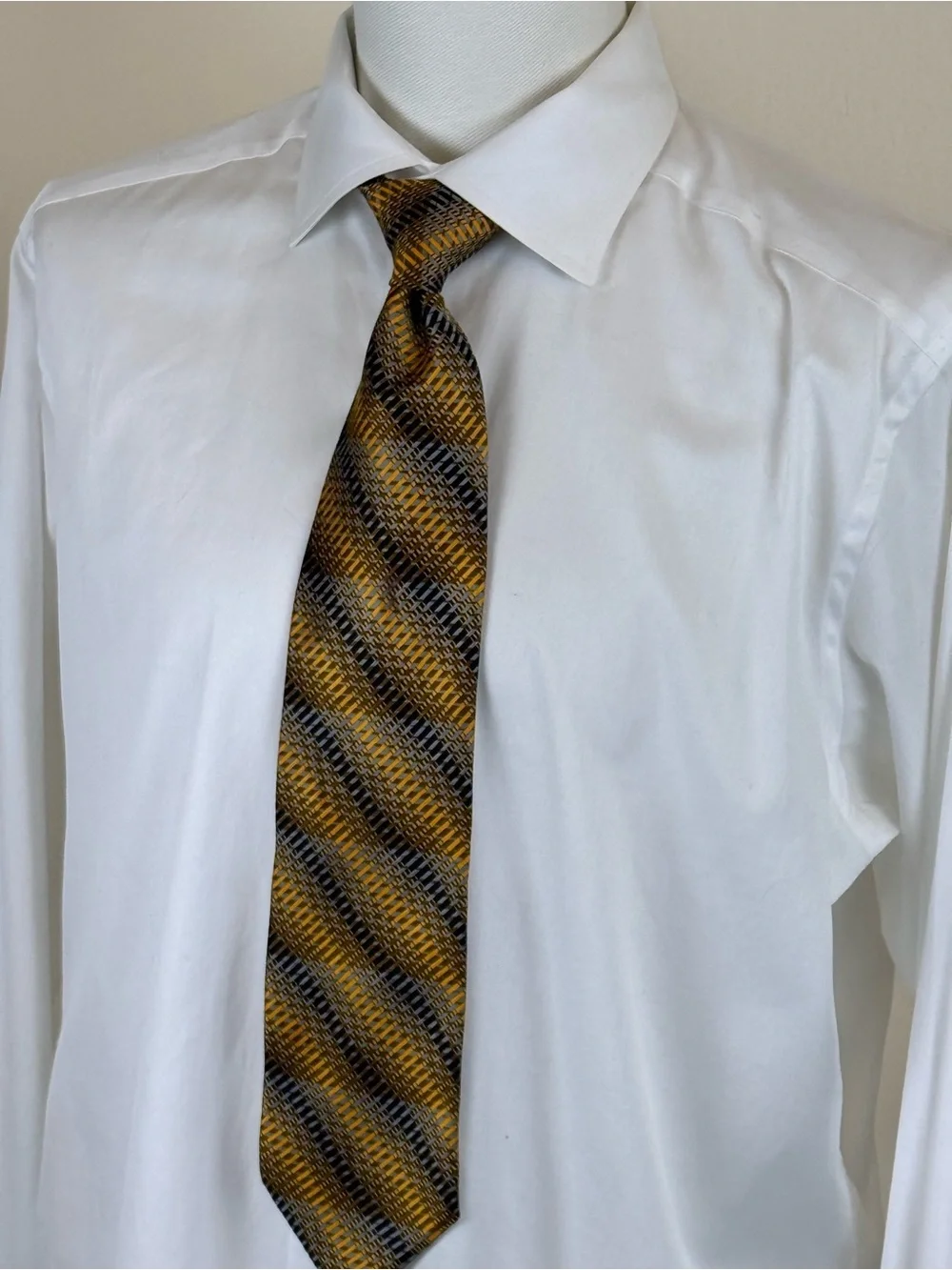 JHANE BARNES Mens 100% Silk Necktie JAPAN Designer Geometric Gold/Brown/Blue EUC